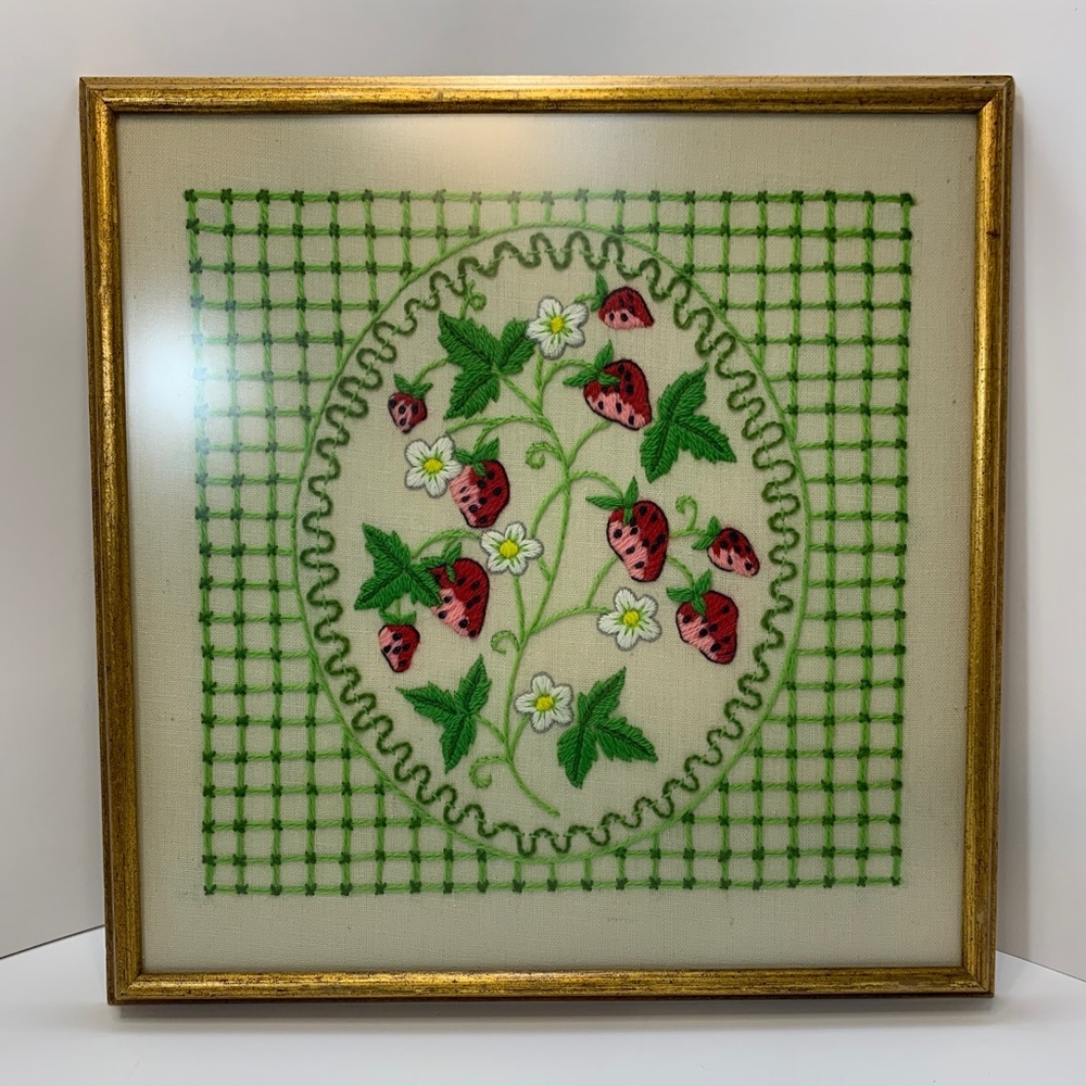 Vintage Cottage Strawberries Flowers Completed Crewel Embroidery Needlework 12In